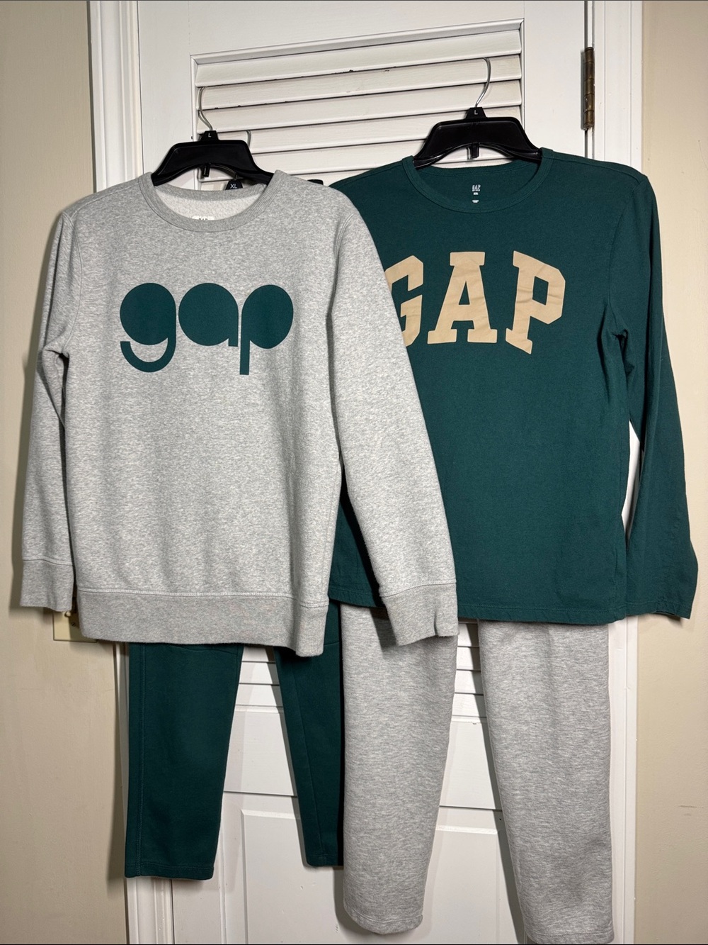 GAP LT Gray Crewneck Sweatshirt Green Logo, LT Gray/Green Sweatpants,Green Shirt